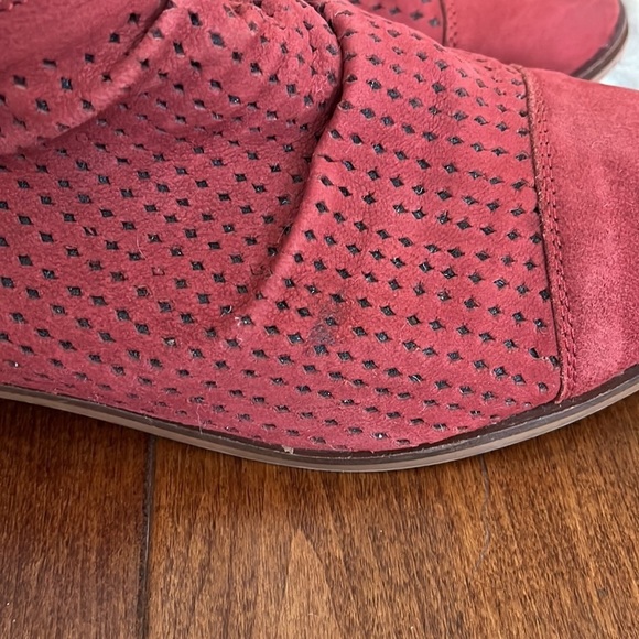 Rebels Red Suede Leather Ankle Booties Side Zipper Women\'s Size 10